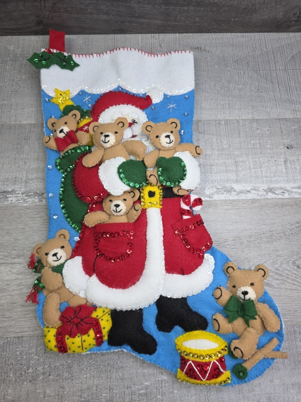 New HANDMADE Bucilla Santa Claus w Teddy Bears Felt Stocking Complete Bin5